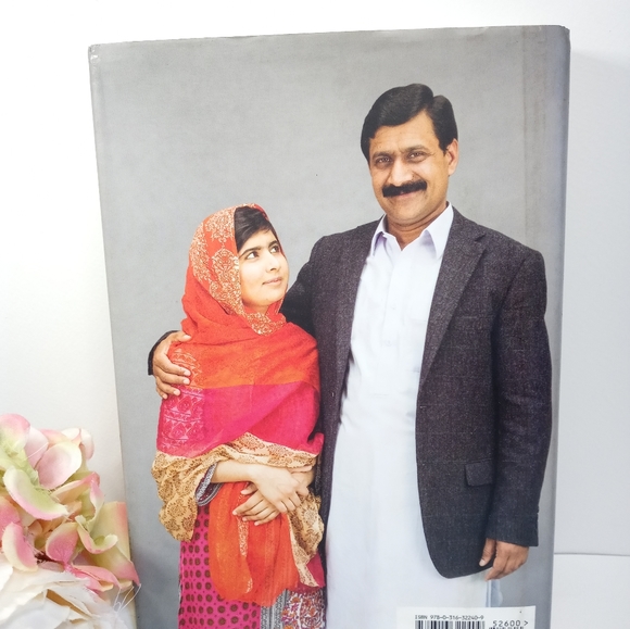 I Am Malala Hardcover Book. Malala Yousafzai Biography Book by Christina Lamb. - Picture 5 of 14
